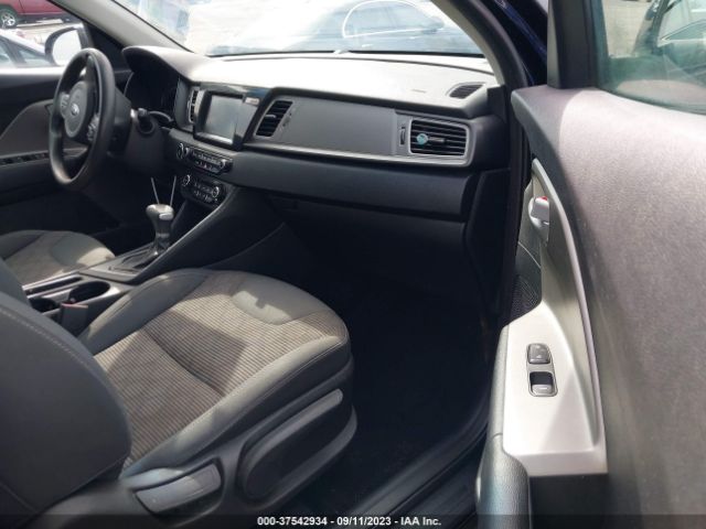 KNDCB3LC6K5217217 KIA NIRO LX