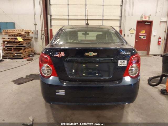 Chevrolet SONIC LS 2016 1G1JA5SH4G4178412 Image 16