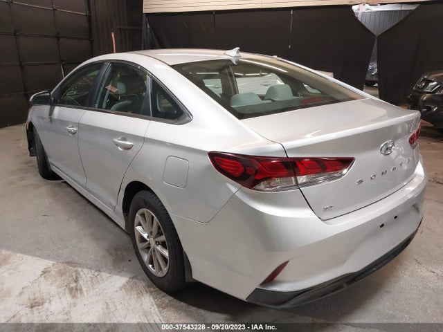 Hyundai SONATA SE 2018 5NPE24AF8JH685654 Image 3