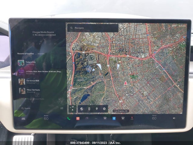 Tesla Model S Plaid 2023 5YJSA1E68PF503652 Image 17