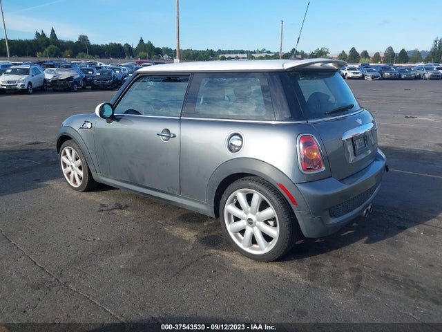 2007 MINI COOPER S WMWMF73527TV31769 Photo 2