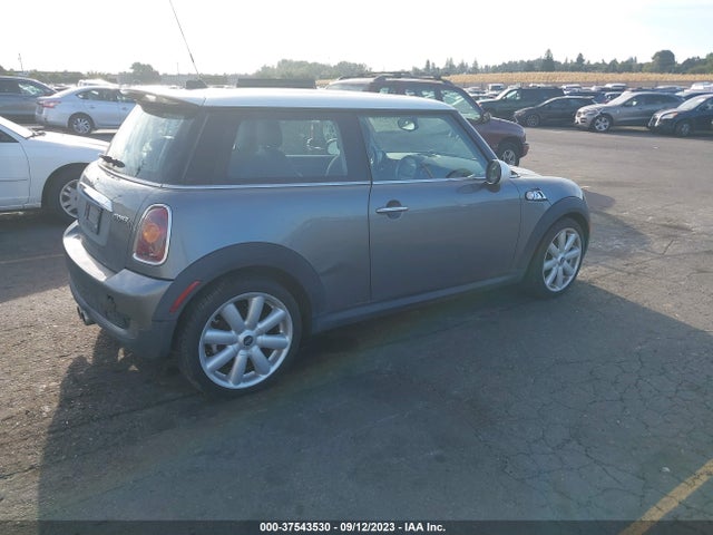 2007 MINI COOPER S WMWMF73527TV31769 Photo 3