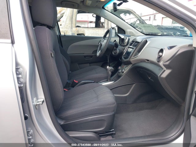 Chevrolet SONIC LT 2014 1G1JC5SG6E4134099 Image 5