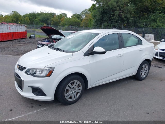 Chevrolet SONIC LS 2017 1G1JB5SG3H4162580 Image 2