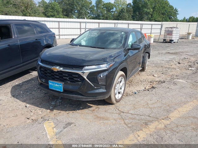 Chevrolet TRAX LS 2024 KL77LFE26RC021446 Image 2