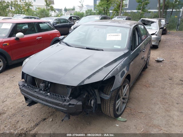 1VWAA7A34JC015374 Volkswagen Passat 2.0t S/r-line