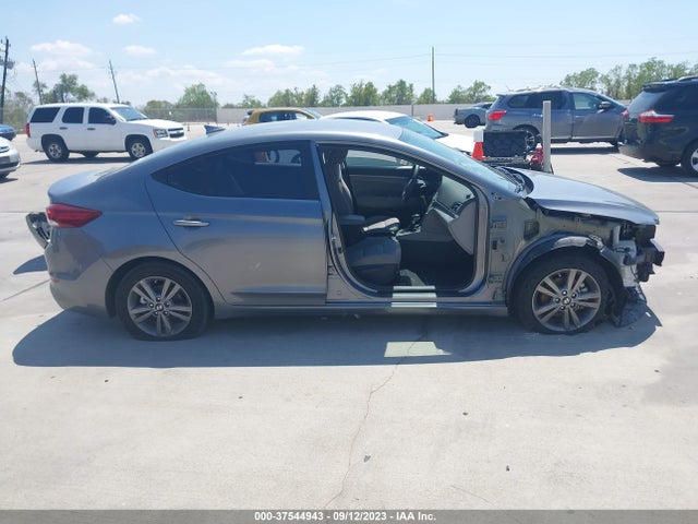2018 HYUNDAI ELANTRA SEL VIN: 5NPD84LF7JH383330