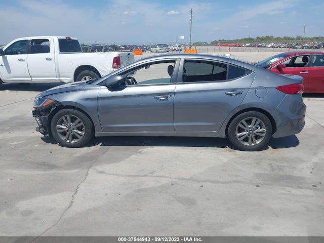 2018 HYUNDAI ELANTRA SEL VIN: 5NPD84LF7JH383330