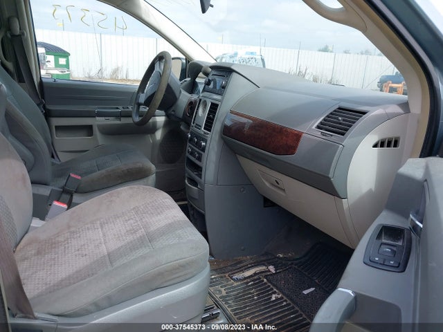 2010 CHRYSLER TOWN & COUNTRY NEW LX VIN: 2A4RR2D16AR353324