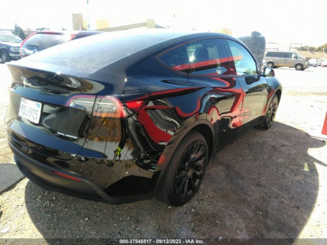 7SAYGDEE3NF576686 Tesla Model Y Long Range
