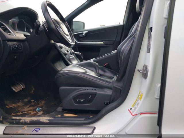 2017 VOLVO XC60 YV449MRSXH2008297 Photo 5
