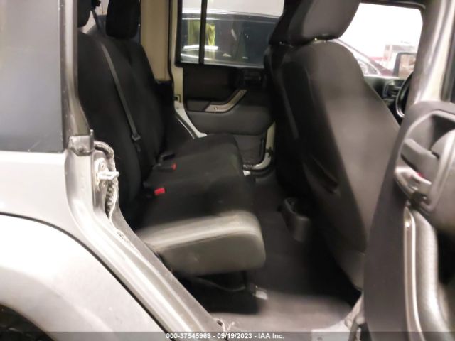 1C4BJWDG5EL251425 Jeep Wrangler Unlimited Sport