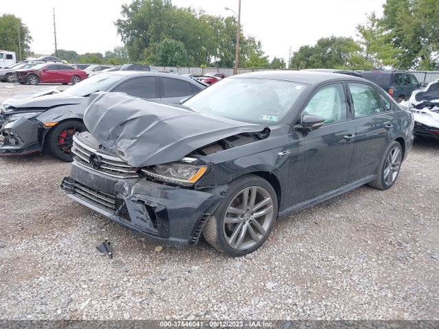 1VWAA7A32JC002798 Volkswagen Passat 2.0t S/r-line