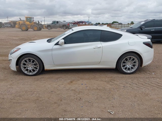 2016 HYUNDAI GENESIS 3.8 BASE VIN: KMHHT6KJ4GU135564