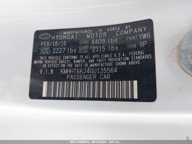 2016 HYUNDAI GENESIS 3.8 BASE VIN: KMHHT6KJ4GU135564