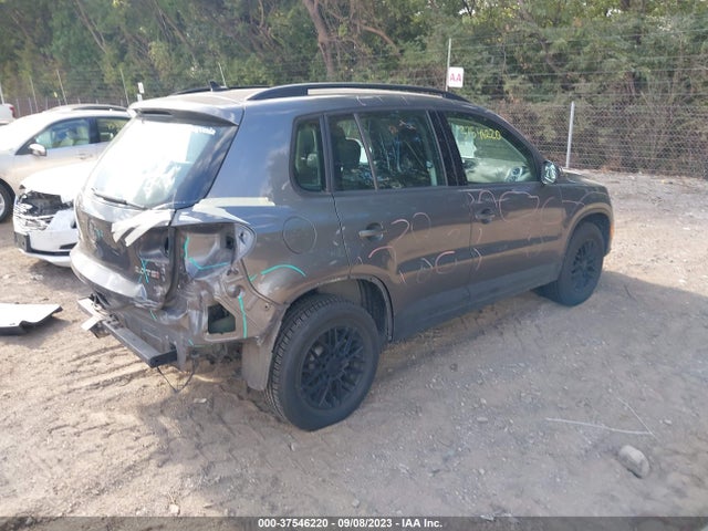 2015 VOLKSWAGEN TIGUAN S VIN: WVGAV7AX6FW561685