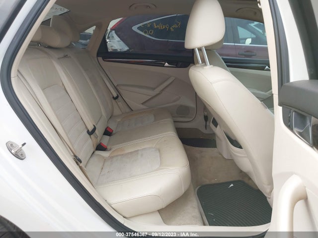 1VWCT7A3XFC058269 Volkswagen Passat 1.8t Sel Premium