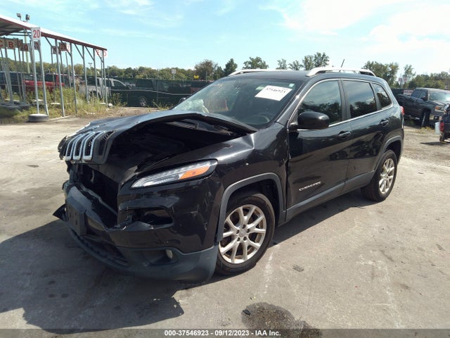 1C4PJLCB8FW696073 Jeep Cherokee Latitude