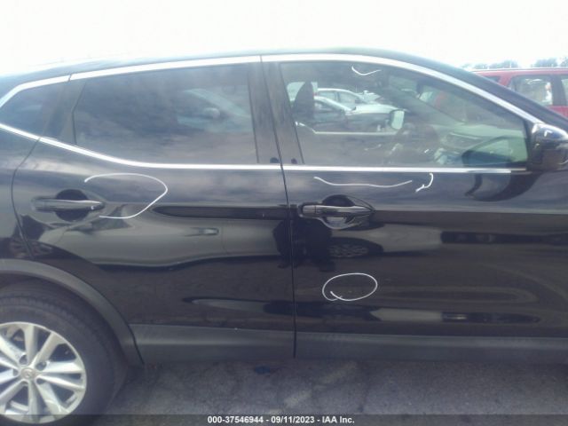 JN1BJ1CP7JW185380 Nissan Rogue Sport Sv