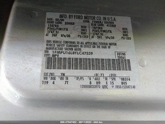 2000 FORD EXPEDITION XLT VIN: 1FMPU16L8YLC47539