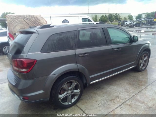 3C4PDCGB3FT517767 Dodge Journey Crossroad