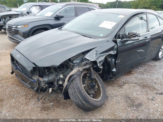 3FA6P0H72FR145840 Ford FUSION SE