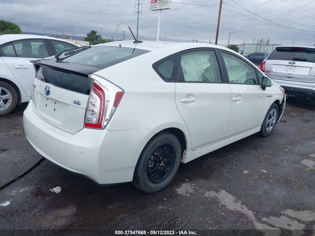 Toyota Prius Four 2015 JTDKN3DUXF1971650 Image 4