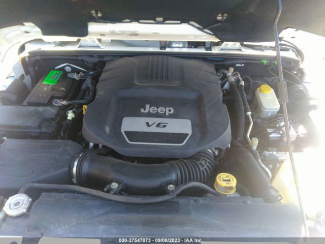 1C4BJWEG5GL333818 Jeep Wrangler Unlimited Sahara