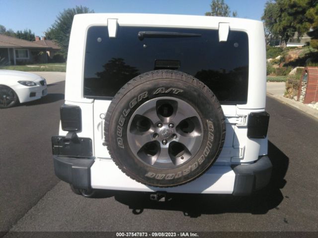 1C4BJWEG5GL333818 Jeep Wrangler Unlimited Sahara