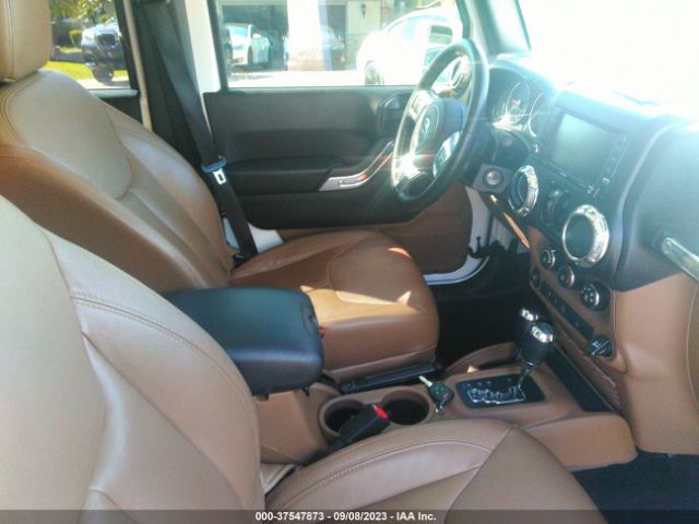 1C4BJWEG5GL333818 Jeep Wrangler Unlimited Sahara