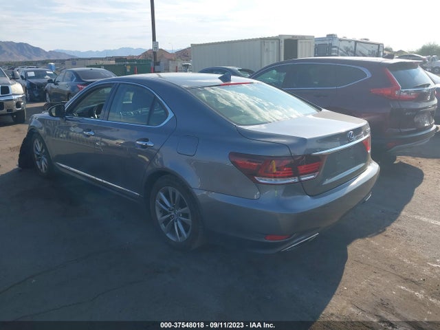 2016 Lexus LS, VIN: JTHBL5EF3G5139240
