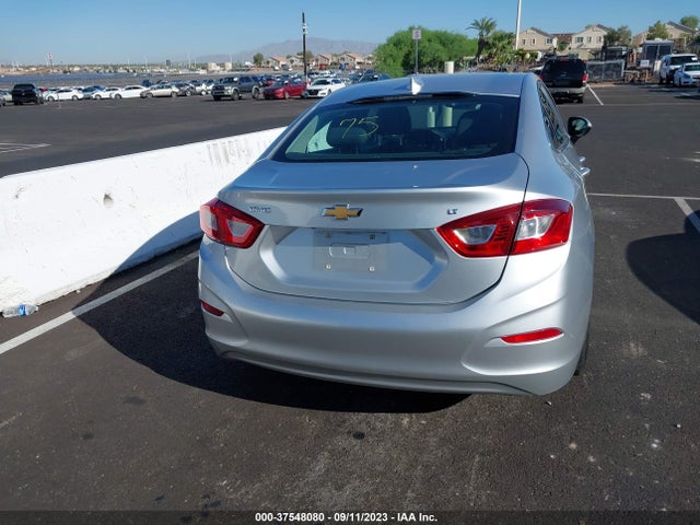 Chevrolet CRUZE LT 2018 1G1BE5SMXJ7190043 Image 16