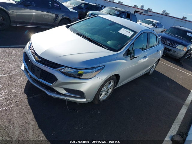Chevrolet CRUZE LT 2018 1G1BE5SMXJ7190043 Image 2