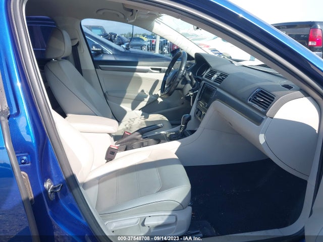 1VWDT7A31HC080152 Volkswagen Passat R-line W/comfort Pkg