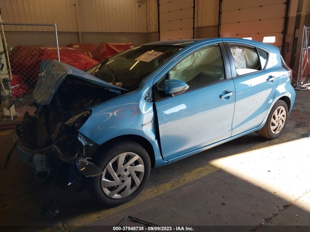 Toyota Prius C One/two/three/four 2015 JTDKDTB37F1098307 Image 2
