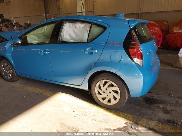 Toyota Prius C One/two/three/four 2015 JTDKDTB37F1098307 Image 3
