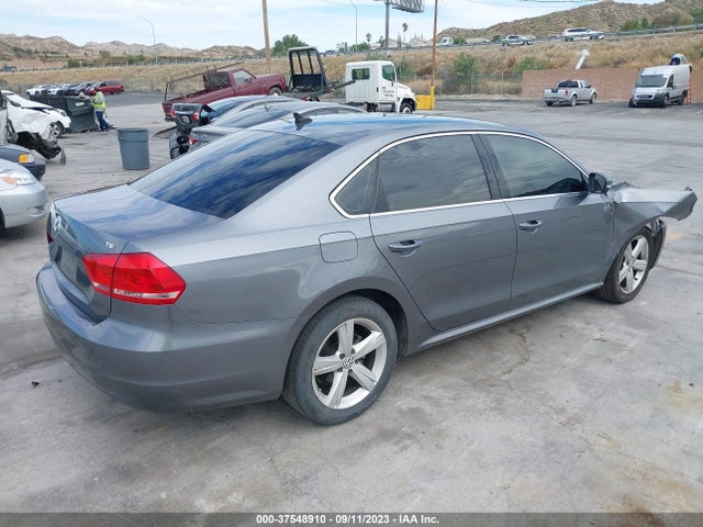1VWAT7A34FC120921 Volkswagen Passat 1.8t Limited Edition