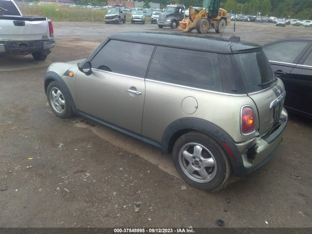 2008 MINI COOPER HARDTOP WMWMF33538TT60489 Photo 2
