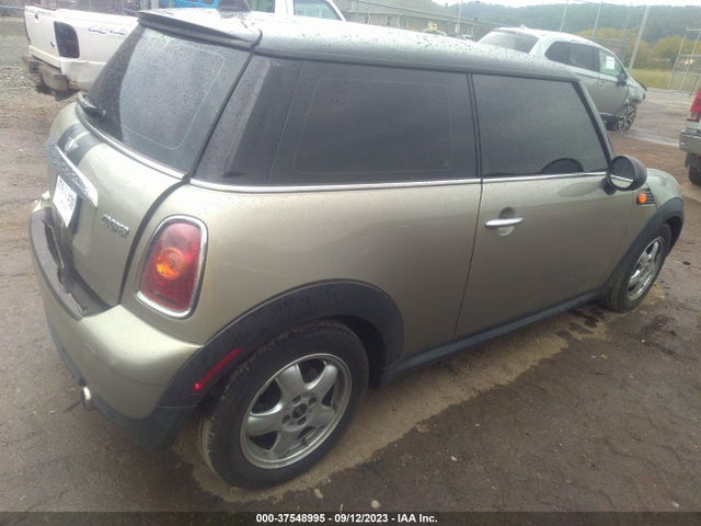 2008 MINI COOPER HARDTOP WMWMF33538TT60489 Photo 3