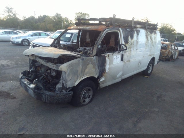 Chevrolet EXPRESS CARGO VAN 2018 1GCWGBFP6J1271274 Image 2