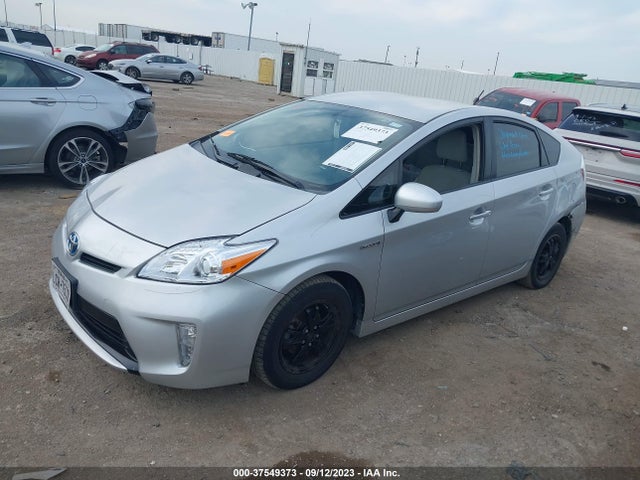 Toyota Prius Four 2015 JTDKN3DU0F0435604 Image 2