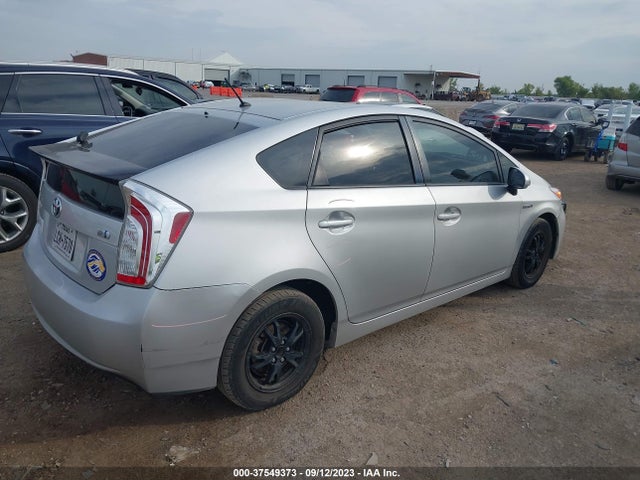 Toyota Prius Four 2015 JTDKN3DU0F0435604 Image 4