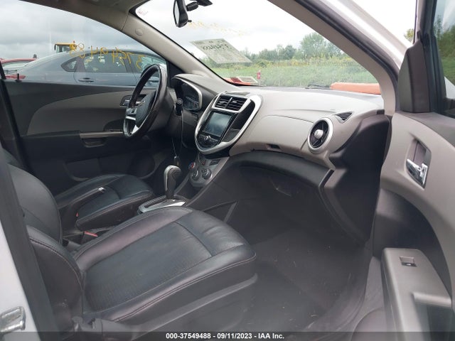 Chevrolet Sonic Premier 2017 1G1JF5SB7H4115707 Image 5
