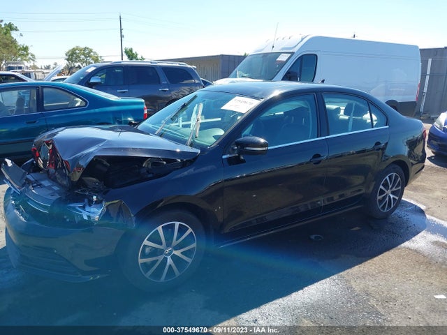3VWDB7AJ5HM318598 Volkswagen Jetta 1.4t Se