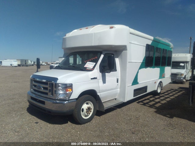 Ford E-450 Cutaway 2019 1FDFE4FS8KDC17265 Image 2