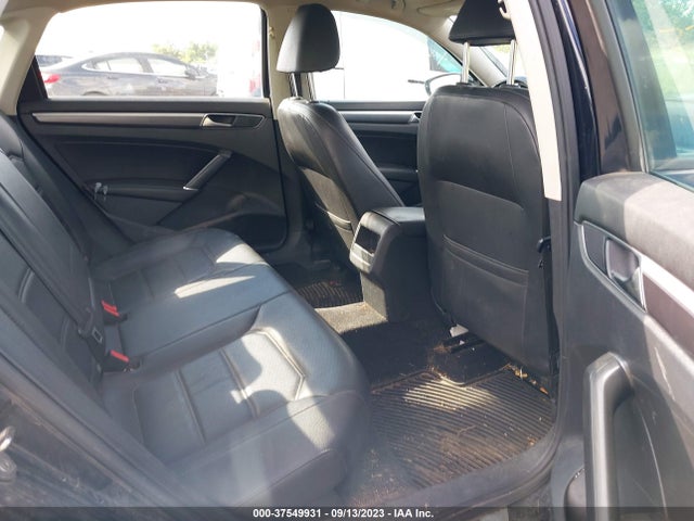 1VWAA7A32JC023344 Volkswagen Passat 2.0t S/r-line