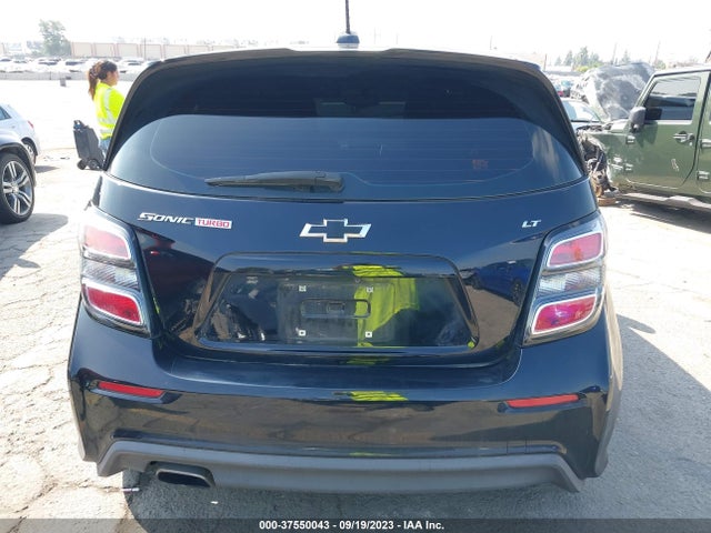 Chevrolet SONIC LT 2018 1G1JD6SB7J4124831 Image 16