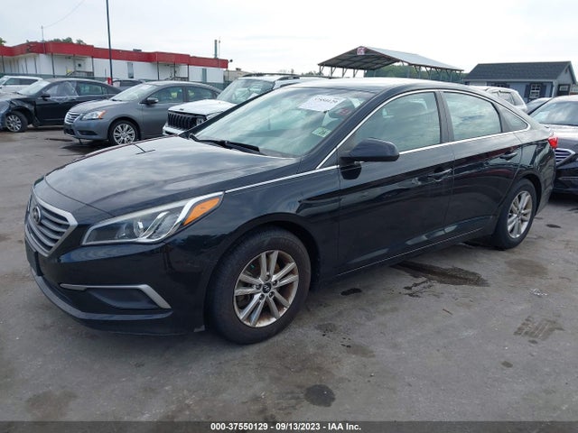 Hyundai SONATA SE 2017 5NPE24AF4HH560161 Image 2