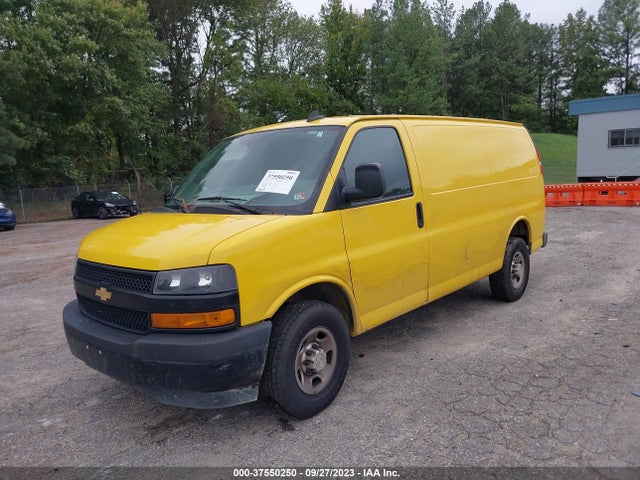 Chevrolet EXPRESS CARGO VAN 2019 1GCWGAFP1K1337757 Image 2