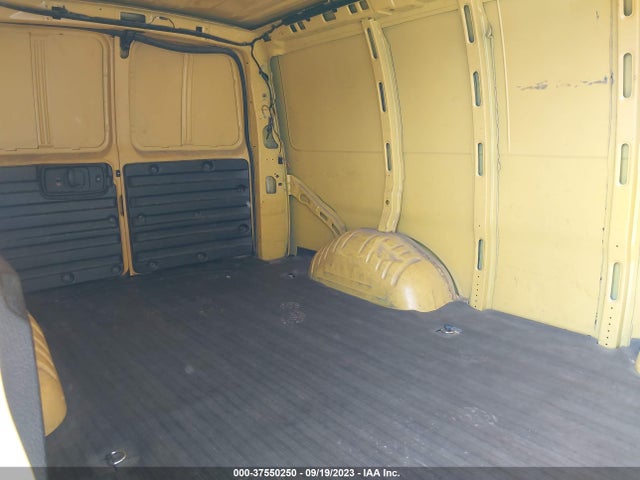 Chevrolet EXPRESS CARGO VAN 2019 1GCWGAFP1K1337757 Image 8